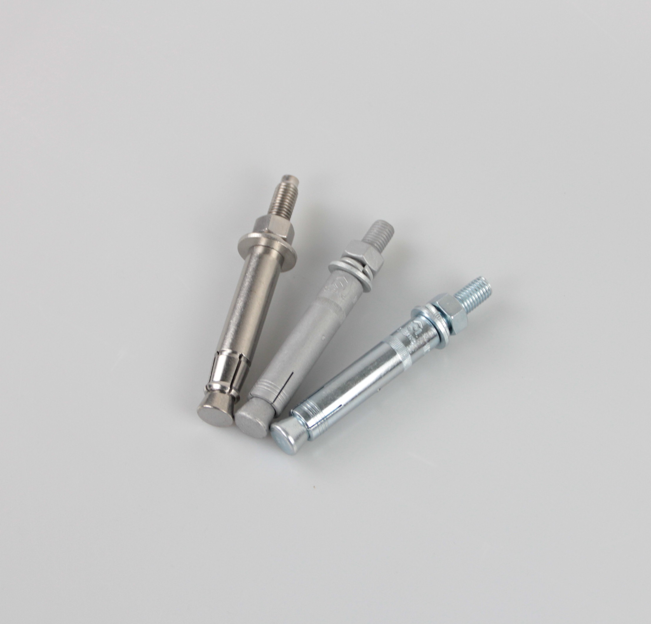 機械錨栓和化學錨栓有哪些區(qū)別？這3點知識帶大家來看下